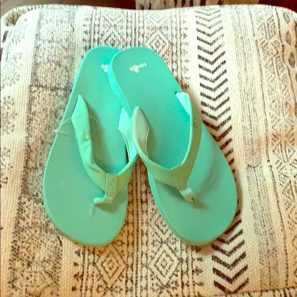 Sanuk Flip Flops